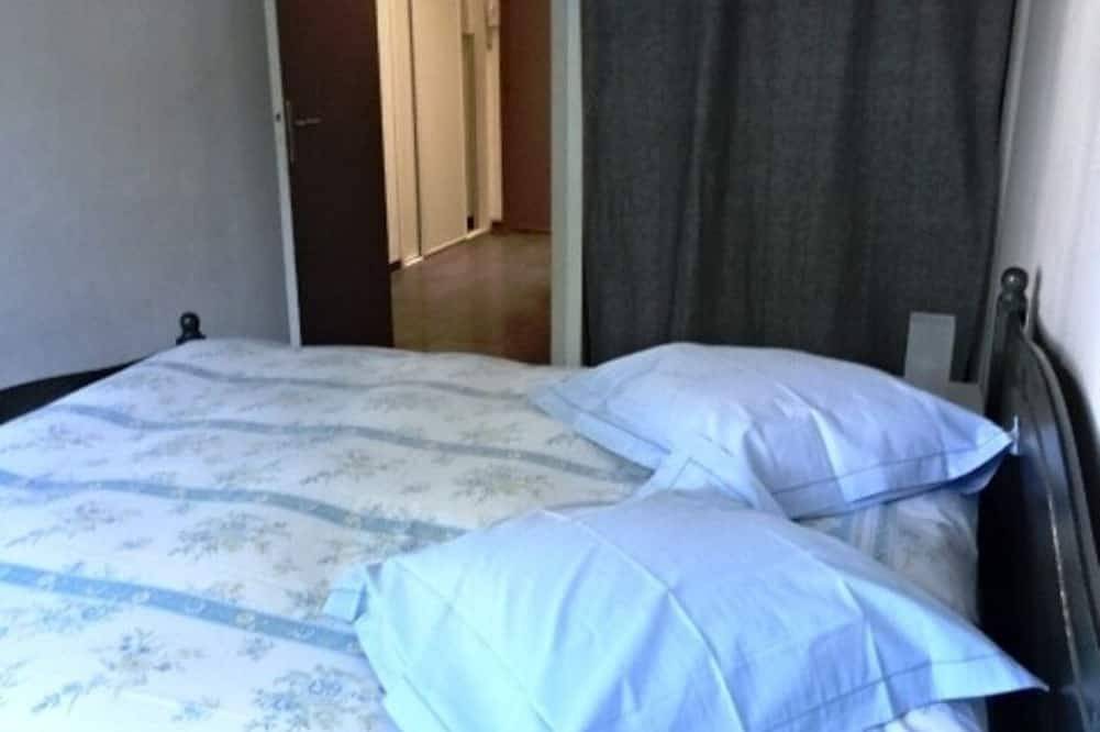 Entire apartment, A nice T2 at a low price in the Basque Country, near the sea in Anglet, Bayonne region