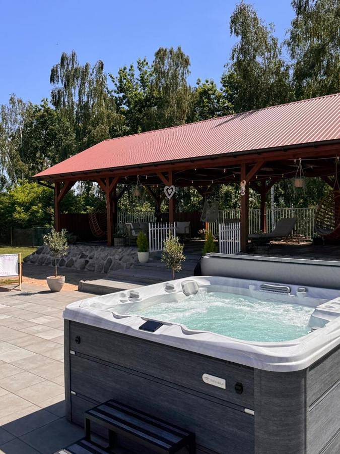 Między lasem a wsią-kameralne domki dla dorosłych-jacuzzi i śniadanie w cenie in Mazowsze