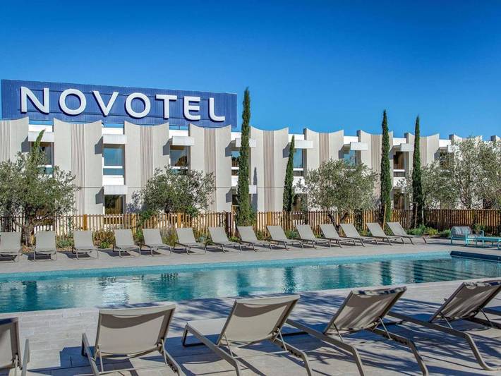 Hôtel pour 3 personnes, avec jardin et piscine, animaux acceptés
