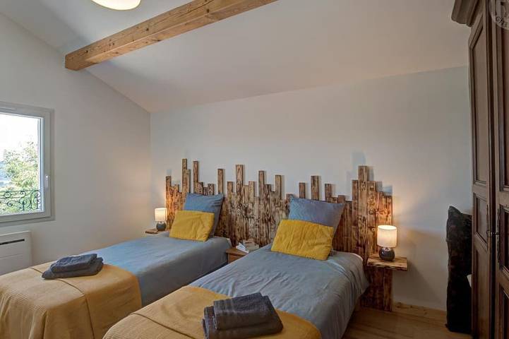 Gîte pour 4 personnes, avec jardin à Saint-Priest-la-Prugne - 2