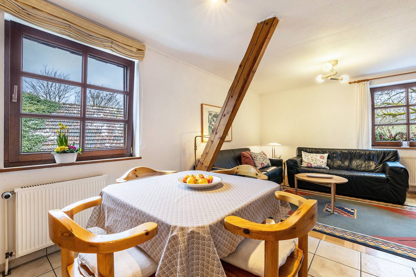 Ganze Wohnung, Apartment 'Wiesenblick' mit Bergblick, Gemeinschaftsgarten und Wlan in Lüdenscheid, Märkischer Kreis