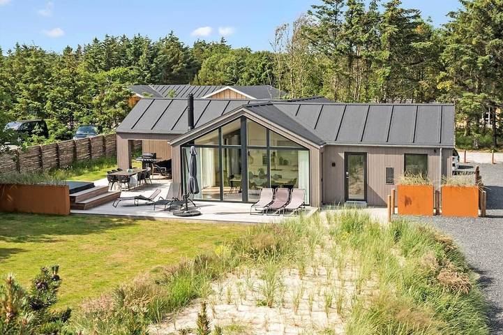 Ferienhaus für 10 Personen, mit Terrasse und Sauna in Blavand