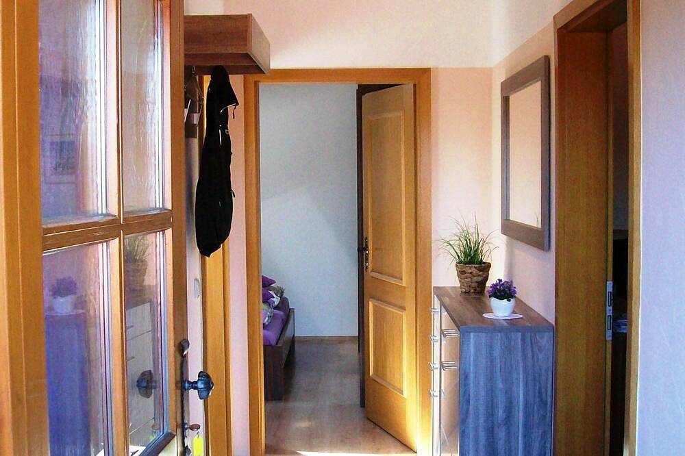 Ganze Wohnung, \"Ferienwohnung Elisabeth\" 60qm, 1 Schlafzimmer, Kamin, Balkon in Eggstätt, Chiemsee