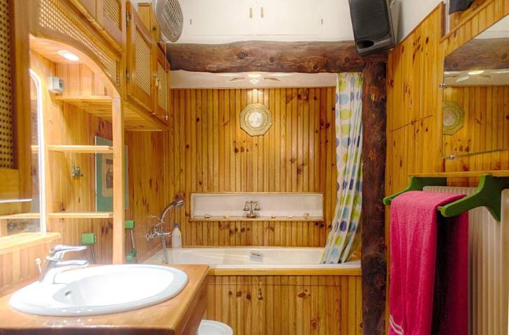 Gîte pour 7 personnes, avec vue à Puget-Théniers - 2