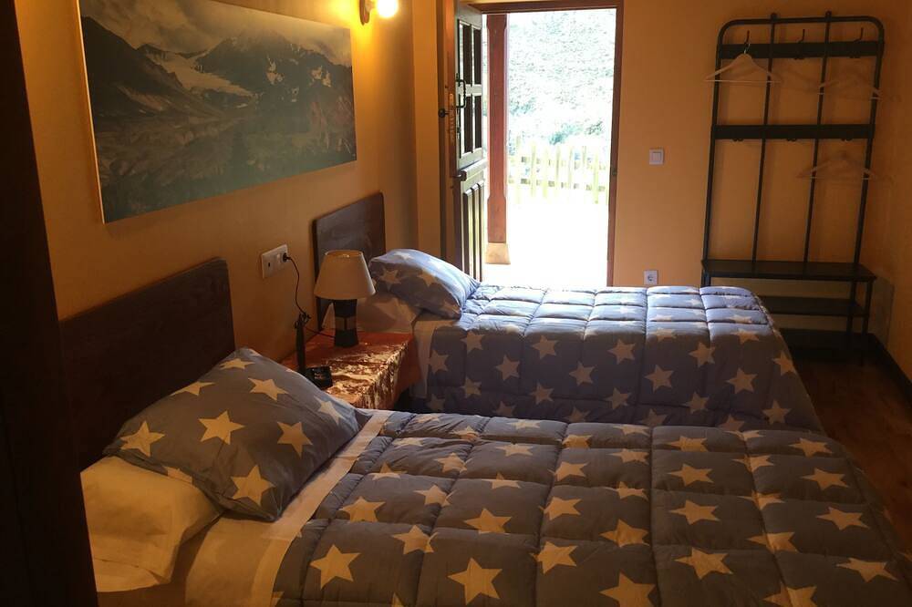 \"The Interior of Gaia\" ist ein Ort, an dem man sich verlaufen kann. in Parres, Costa Verde (Spanien)