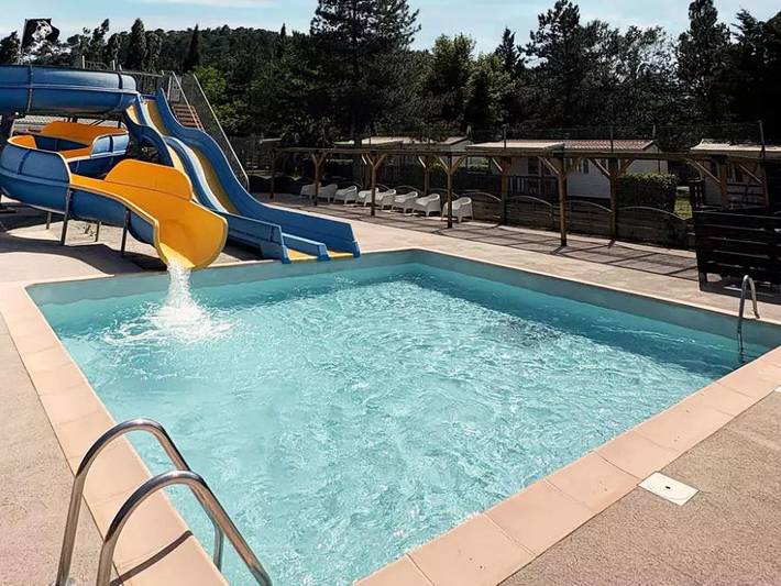 Mobil home pour 4 personnes, avec bassin pour enfant et piscine à Sainte-Anastasie-sur-Issole