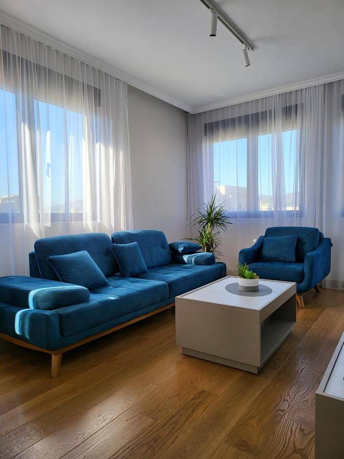 Apartament wakacyjny dla 2 osób, z widok i taras oraz ogród w Podgorica