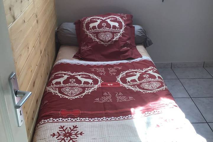 Appartement entier, Appartement F3 dans maison de montagne avec jardin de 900m2 et parking gratuit in Bolquère, Parc naturel régional des Pyrénées catalanes