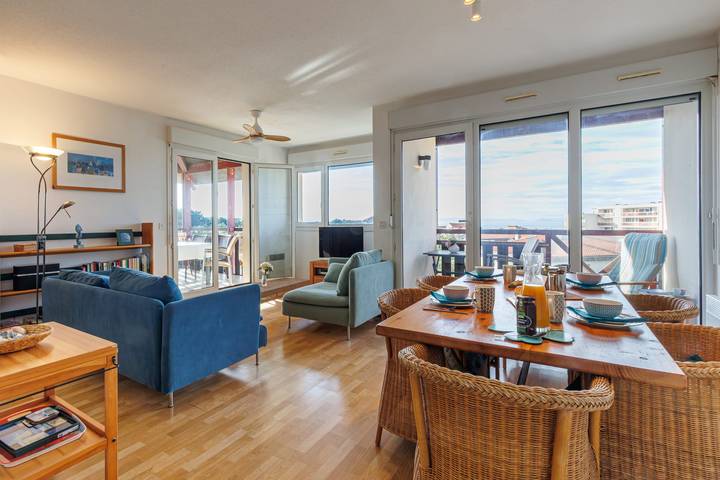 Gîte pour 4 personnes, avec terrasse et piscine dans Plage Centrale Hossegor