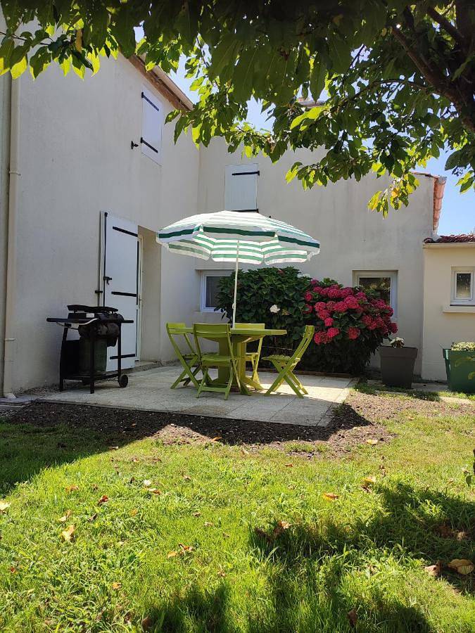Location de vacances pour 6 personnes, avec Terrasse et Jardin à Saint-Étienne-de-Mer-Morte