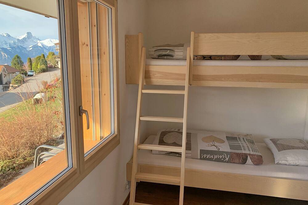 \"Im Bergli\", neues Ferienchalet (2014) mit toller Aussicht und kostenlosem Wlan in Thun, Thunersee