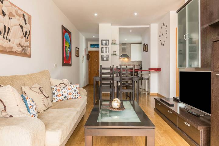 Apartamento entero, Apartamento vacacional "Aurora Beach" con Wi-Fi y vistas a la ciudad in Las Palmas de Gran Canaria Centre, Las Palmas de Gran Canaria