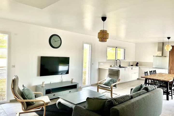 Location de vacances pour 10 personnes dans Lias