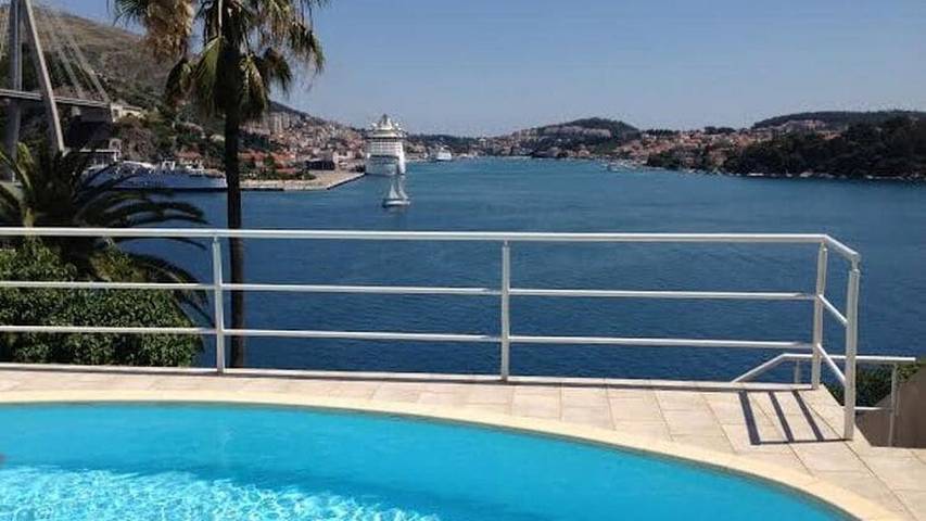 Ferienwohnung für 3 Personen, mit Terrasse und Pool in Grad Dubrovnik