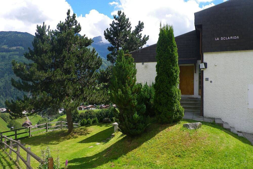 Apartamento entero, Apartamento en Segnas con prados verdes in Disentis, Surselva