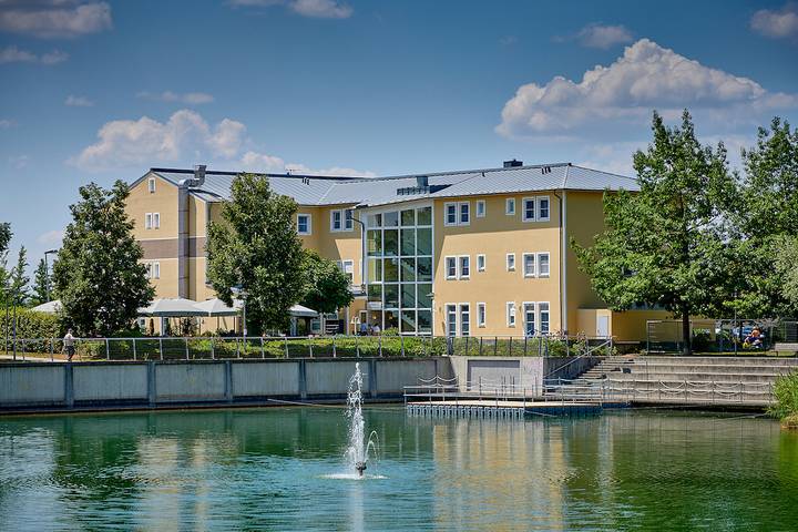 Hotel für 4 Personen, mit Garten, kinderfreundlich in Neutraubling