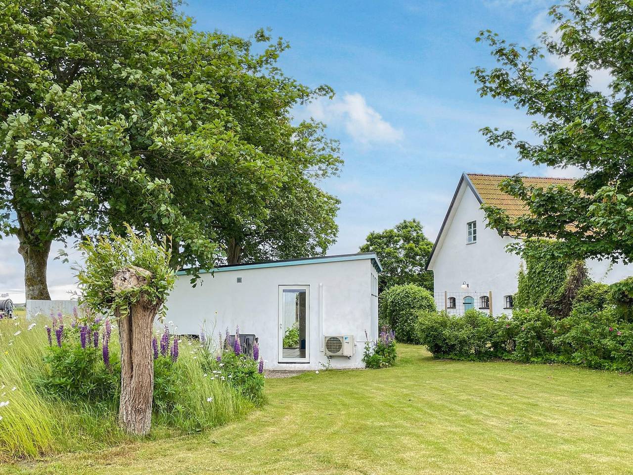 Lanthus nära Skånekusten in Österlen