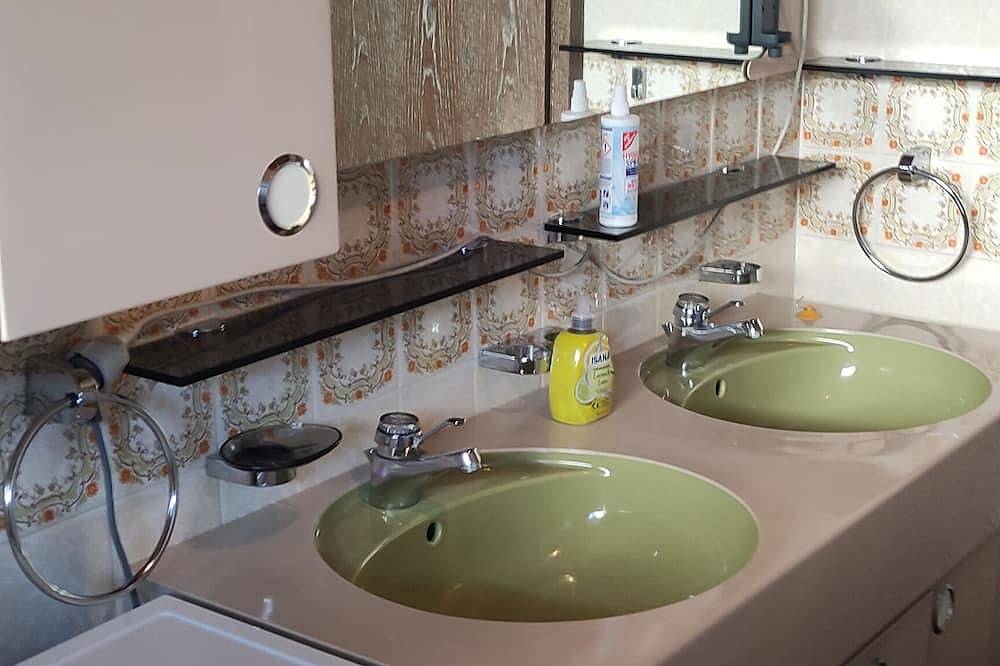 Ganze Wohnung, Haus Astrid im Herzen des Schwarzwaldes, für Wandergruppen und Familien in Bad Rippoldsau-Schapbach, Mittlerer Schwarzwald