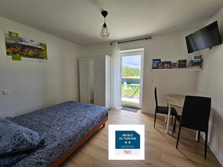 Gîte pour 2 personnes, avec vue ainsi que jardin et terrasse à Osthouse