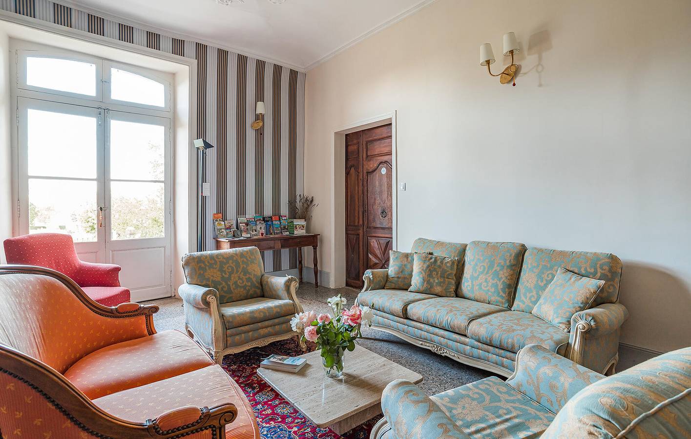 Appartement confortable à Valréas avec piscine, jardin et Wi-Fi - À 1 km du centre-ville in Valréas, Enclave de Valreas