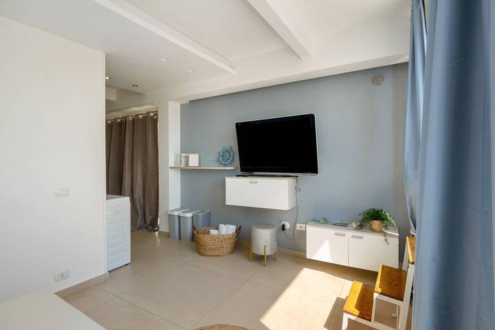 Holiday Home 'Casa Castagna A' Mare' with Sea View, Wi-Fi and Air Conditioning in Lido Scaramella beach, Salerno