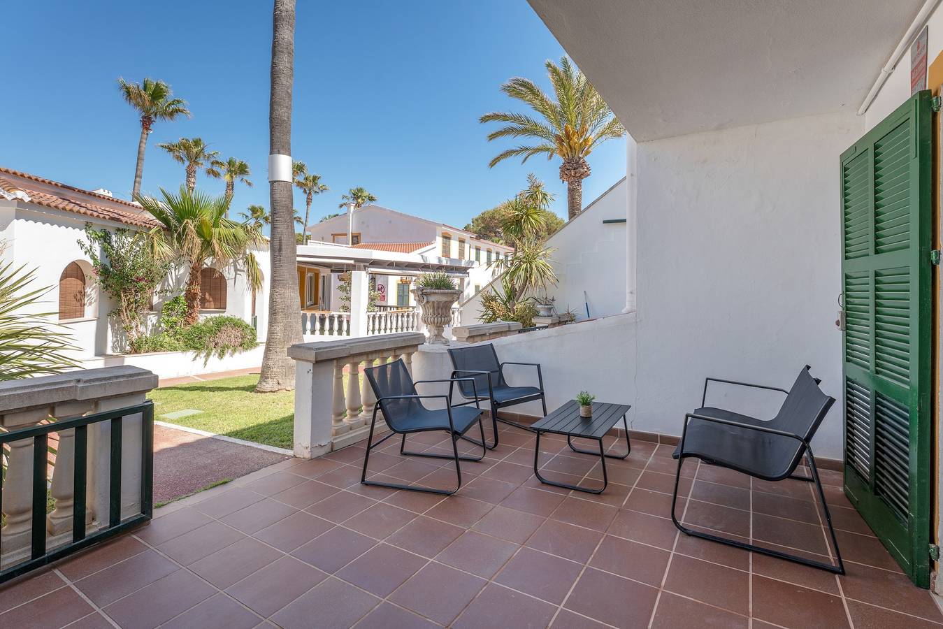 Appartement familial à Cap d'Artrutx avec piscine et terrasse privée in Cala en Bosc, Ciutadella