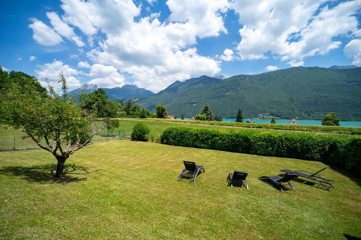 Villa pour 8 personnes, avec terrasse ainsi que jardin et vue sur le lac, adapté aux familles sur le Lac d'Annecy - 4