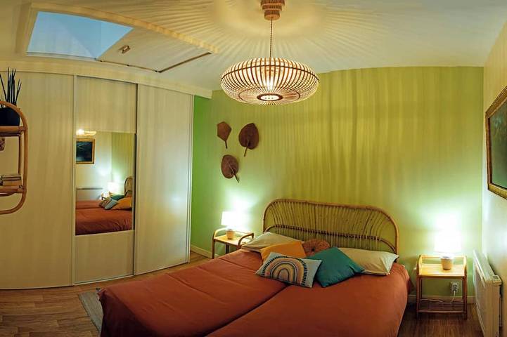 Gîte pour 4 personnes, avec terrasse ainsi que jardin et jacuzzi dans Basilique Saint-Seurin de Bordeaux - 2