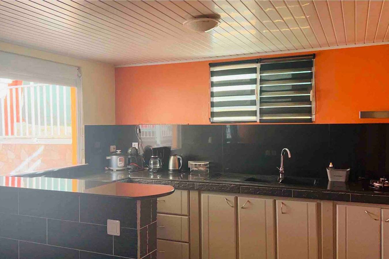 Apartamento entero, Apartamento encantador en Les Abymes con piscina privada, 60m² in Les Abymes, Guadalupe