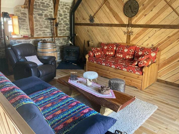 Location de vacances pour 7 personnes, avec vue et terrasse, adapté aux familles à Allanche - 4