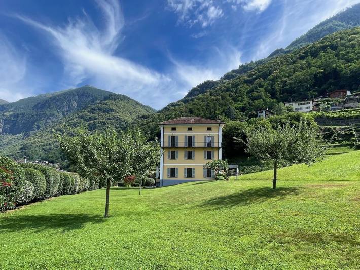 Ferienhaus für 4 Personen, mit Balkon und Terrasse sowie Garten und Ausblick