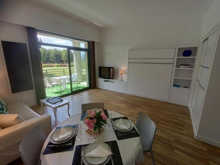 Gîte pour 2 personnes, avec piscine ainsi que jardin et vue à Saint-André-des-Eaux - 4