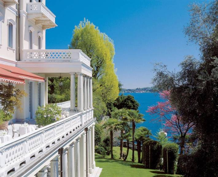 Hôtel pour 2 personnes, avec vue sur le lac et jardin ainsi que piscine et vue, animaux acceptés