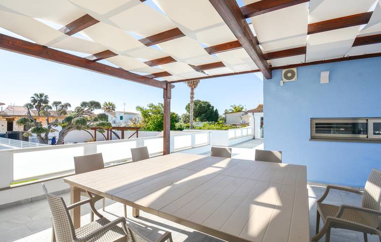 Moderno apartamento de 2 dormitorios con piscina, terraza y aire acondicionado - 2 km de la playa in Casuzze, Santa Croce Camerina