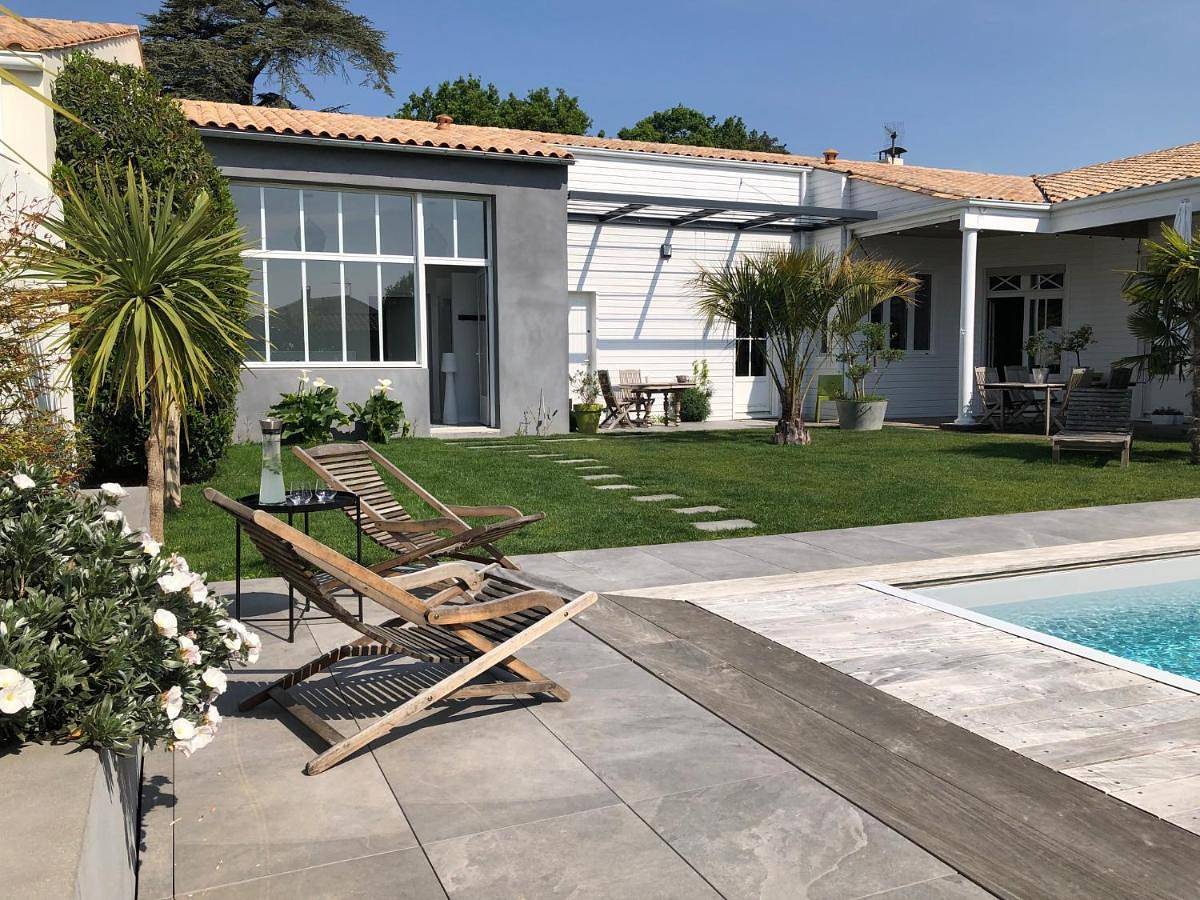 Maison M, chambre privée accès jardin piscine et jacuzzi près de La Rochelle in Lagord, Région de La Rochelle