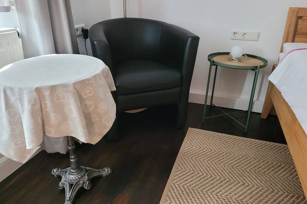 Ganze Wohnung, I24rooms - 3 Zi-Wohnung. 80qm, 2 Bäder, Terrasse, Garten  und Whirlpool in Legau, Bayerisch Schwaben