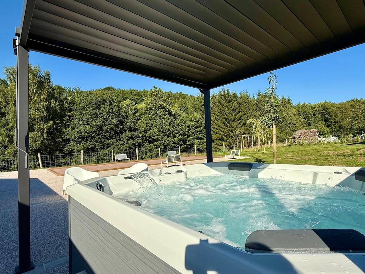 Maison Loulou - 14pers - Jacuzzi - Pétanque - Baby foot in Uriménil, Région d'Épinal