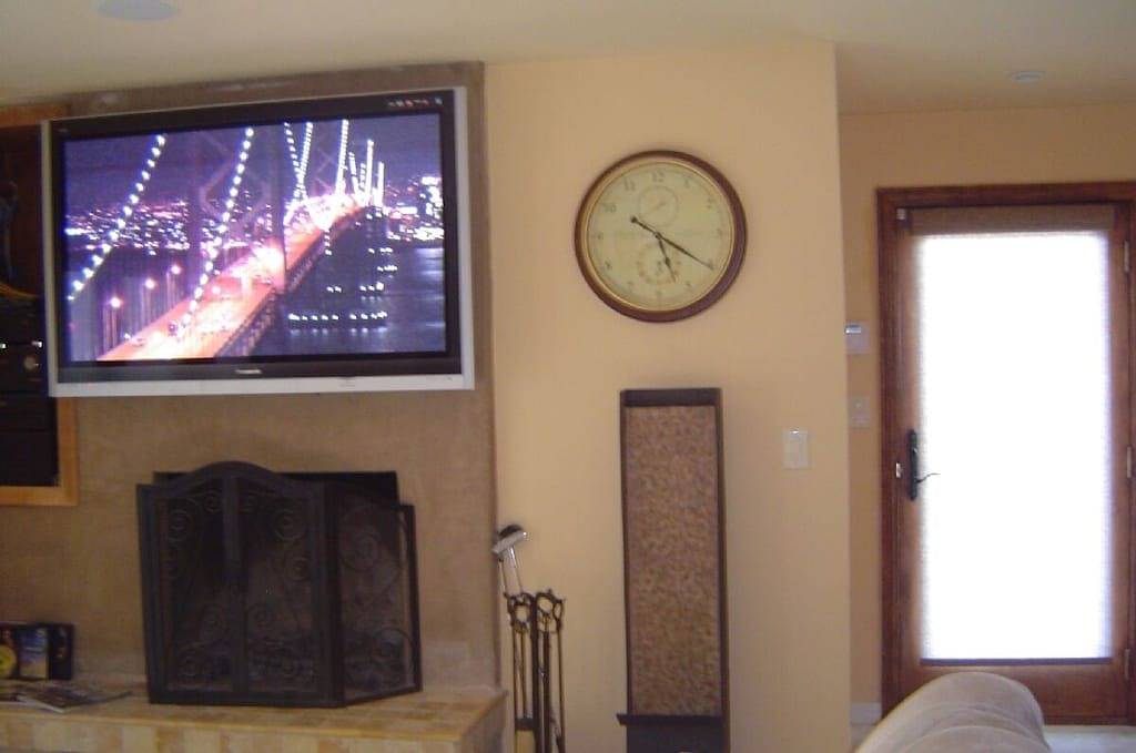 Mini Resort!! Swim up bar! Beach Entry! Spa in a Cave & Slide & More! in Palm Springs, Coachella Valley