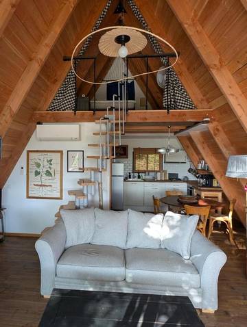 Gîte pour 4 personnes, avec terrasse ainsi que jardin et vue, animaux acceptés à La Celle-Dunoise