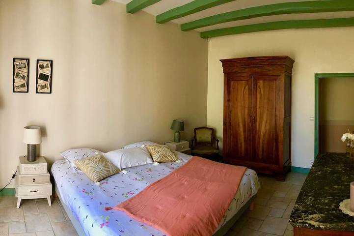 Gîte pour 8 personnes, avec terrasse ainsi que jardin et piscine à Savonnières - 2