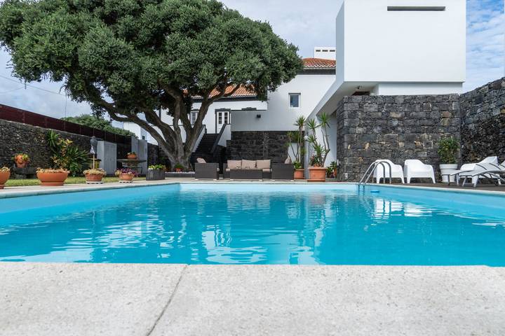Casa rural para 6 personas, con piscina además de jardín y terraza en Azores - 2