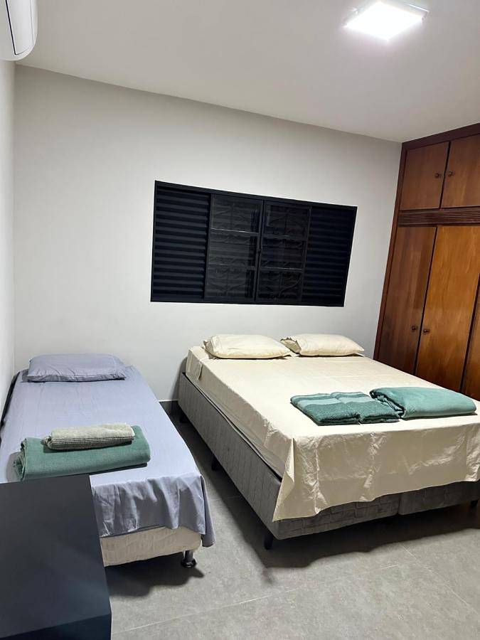 Casas e apartamentos de temporada para 15 pessoas, com balcão, adaptado a crianças em Uberaba