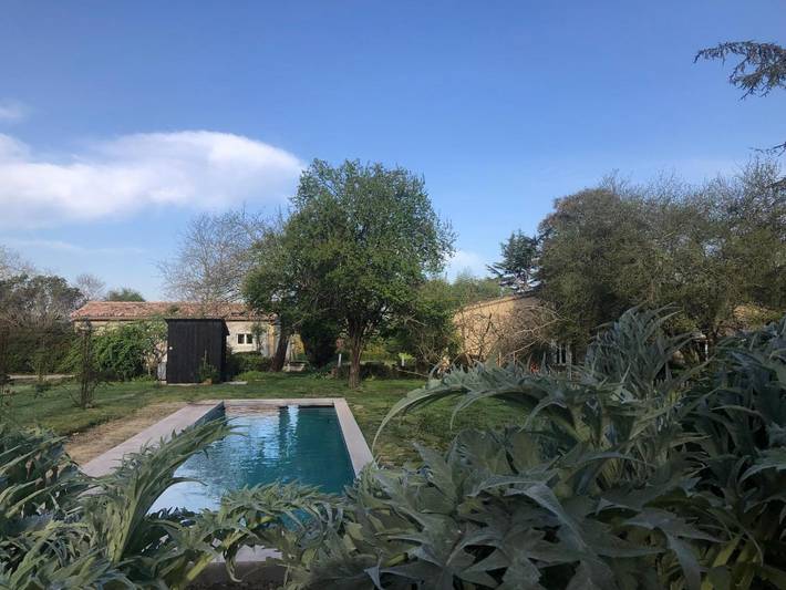 Location de vacances pour 6 personnes, avec piscine ainsi que jardin et terrasse à Pujols (Gironde) - 2