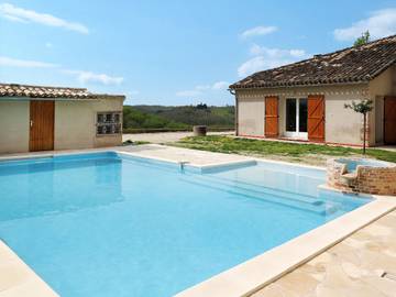 Gîte pour 10 personnes, avec terrasse ainsi que jardin et vue, animaux acceptés à L'Honor-de-Cos