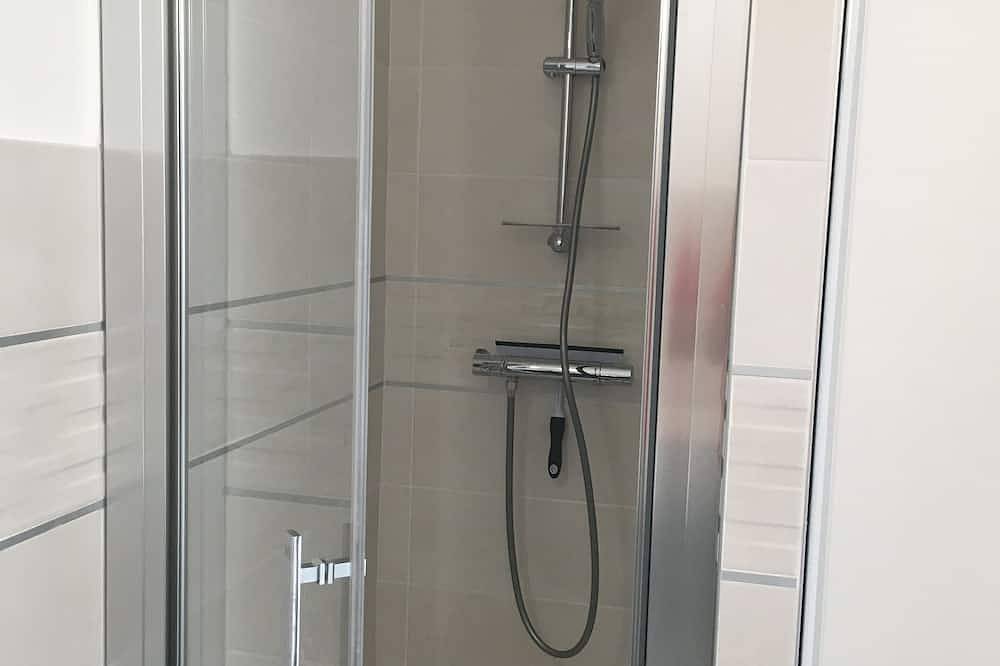 Appartement entier, T2, entièrement refait en 2021 à 100m de la mer. Petite résidence très calme. in Vaux-sur-Mer, Côte de Beauté