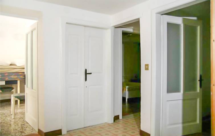 Ganze Ferienwohnung, Idro Obergeschoss 1BR mit Wifi & Küche in Baitoni, Bondone