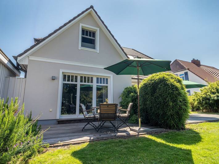 Ferienhaus für 4 Personen, mit Sauna und Garten in Wustrow