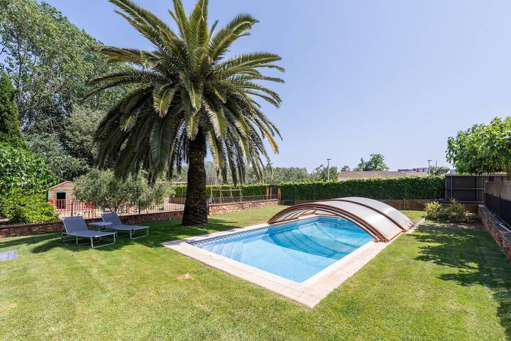 Chalet para 7 personas, con Balcón y Jardín