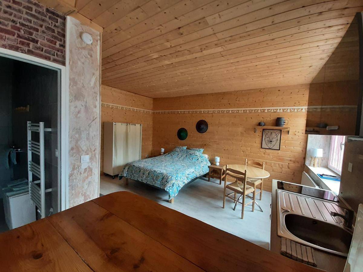 Appartement entier, One-Bedroom Apartment in Soucia, Jura Francais