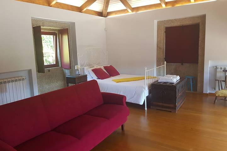 Casa de férias para 3 pessoas, com varanda e jardim em Barcelos